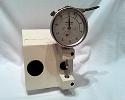 Mitutoyo-Analogue-centre-thickness-gauge